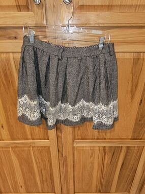 Source Unknown Gray Skater Skirt with White Lace Trim